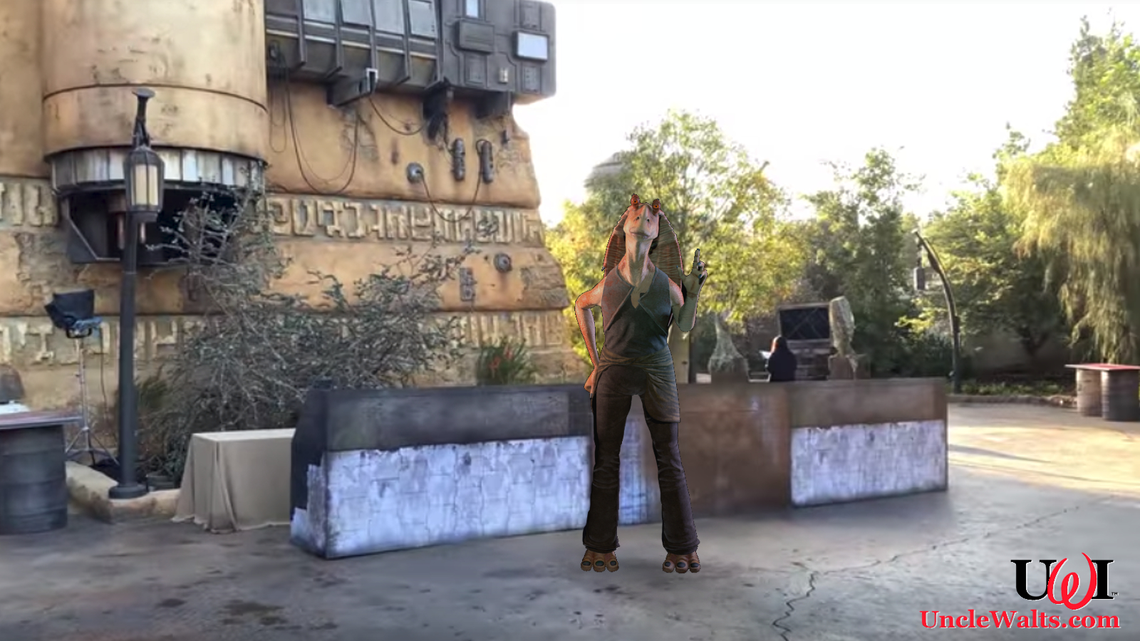 Jar Jar Binks Disneyland - HD Wallpaper 