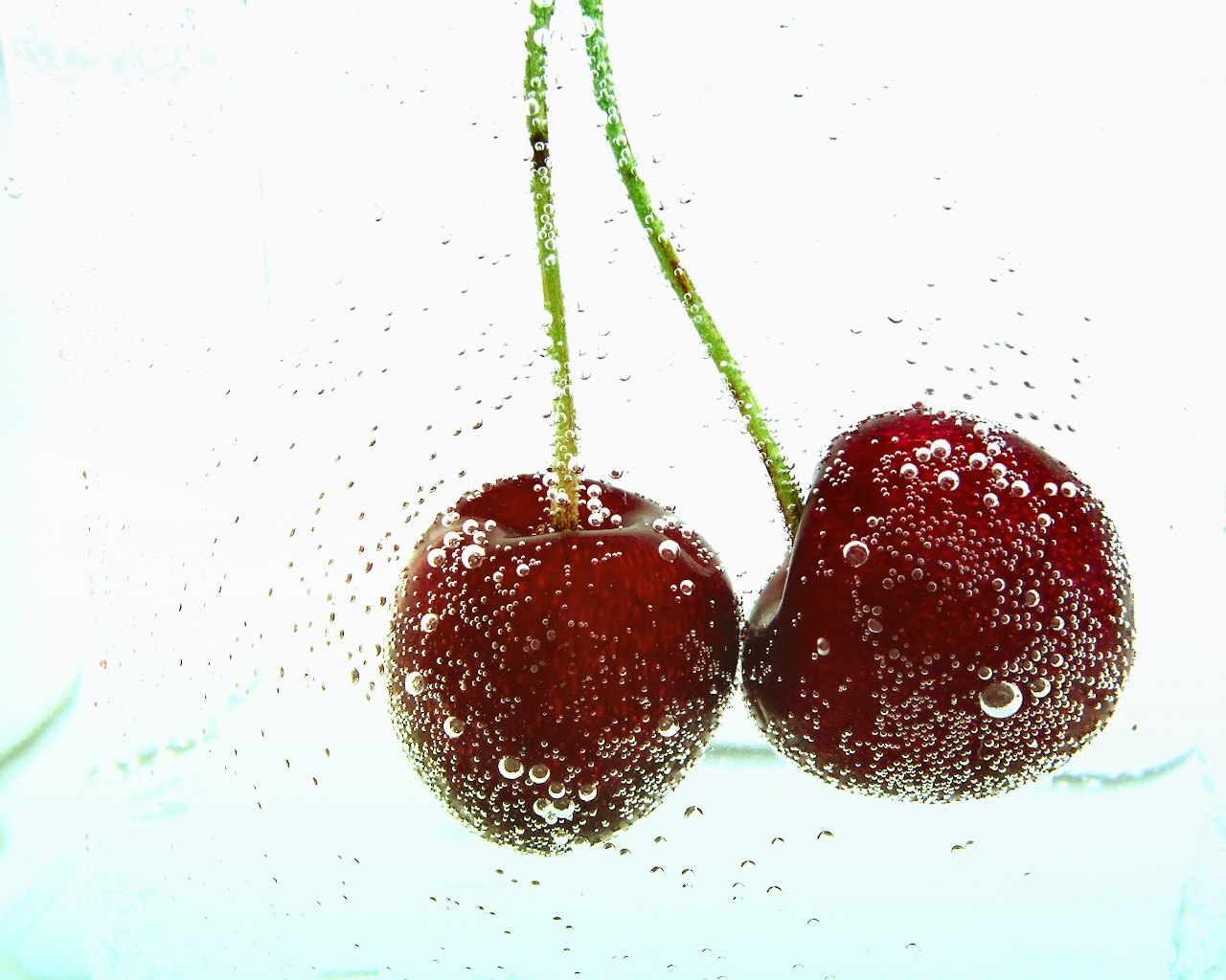 Two Cherries With Water - HD Wallpaper 