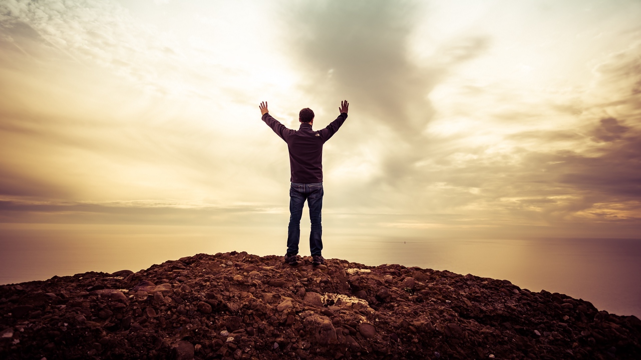 Wallpaper Mountain, Peak, Loneliness, Man - Vision Of Life - HD Wallpaper 