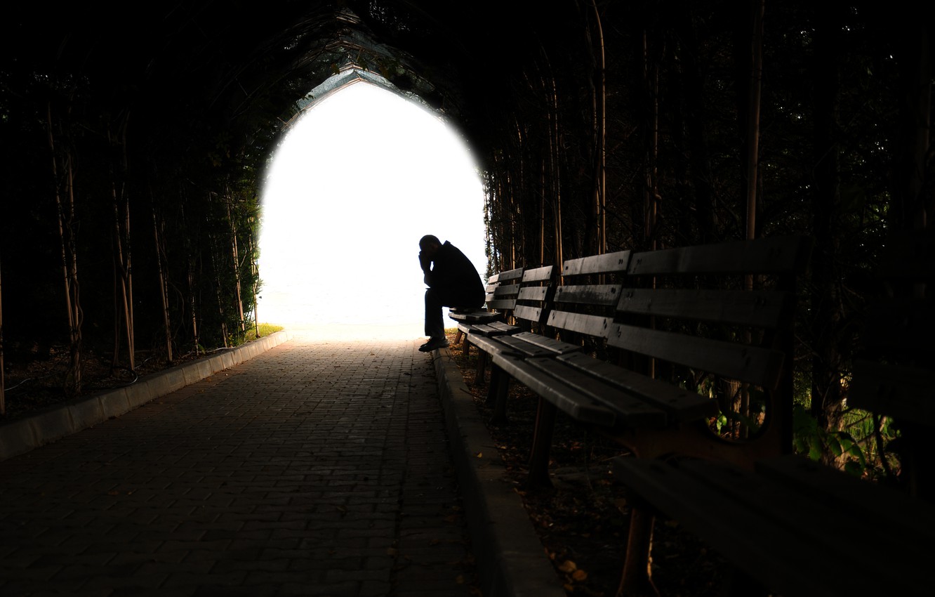 Photo Wallpaper Light, Depression, Loneliness, Tunnel, - Hopeless Man Sitting On A Bench - HD Wallpaper 
