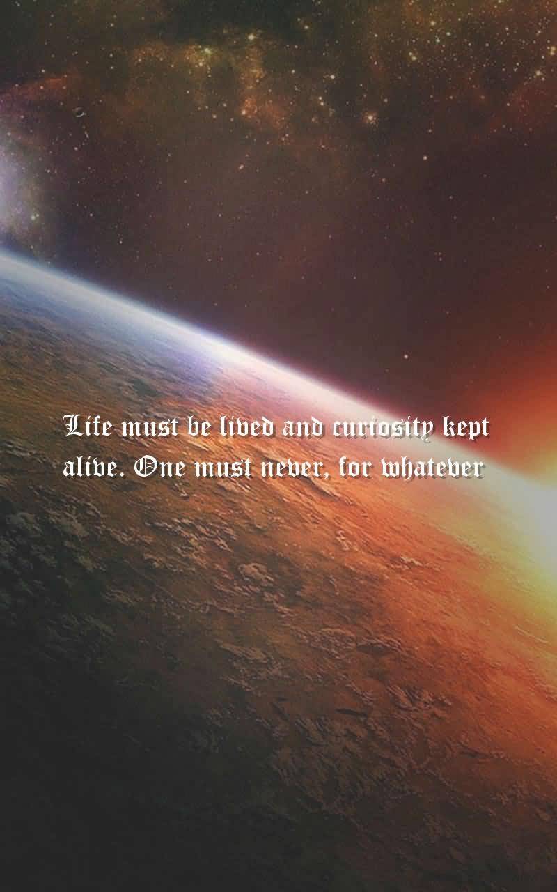Life Must Be Lived And Curiosity Kept Alive - Lesbian Wallpaper Iphone - HD Wallpaper 