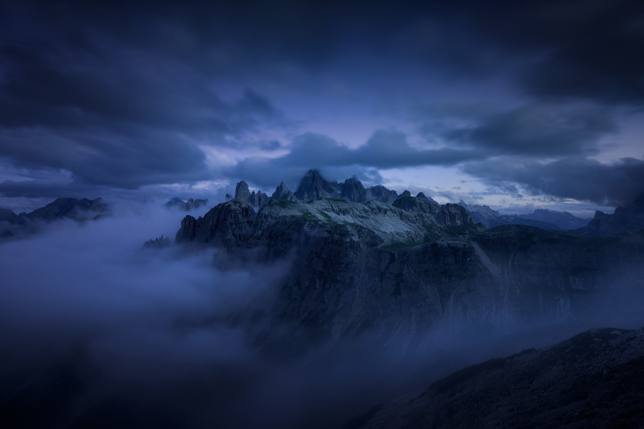 Mountain, Evening, Fog, Cliff, Dark Clouds - Mountain Cliff Dark - HD Wallpaper 