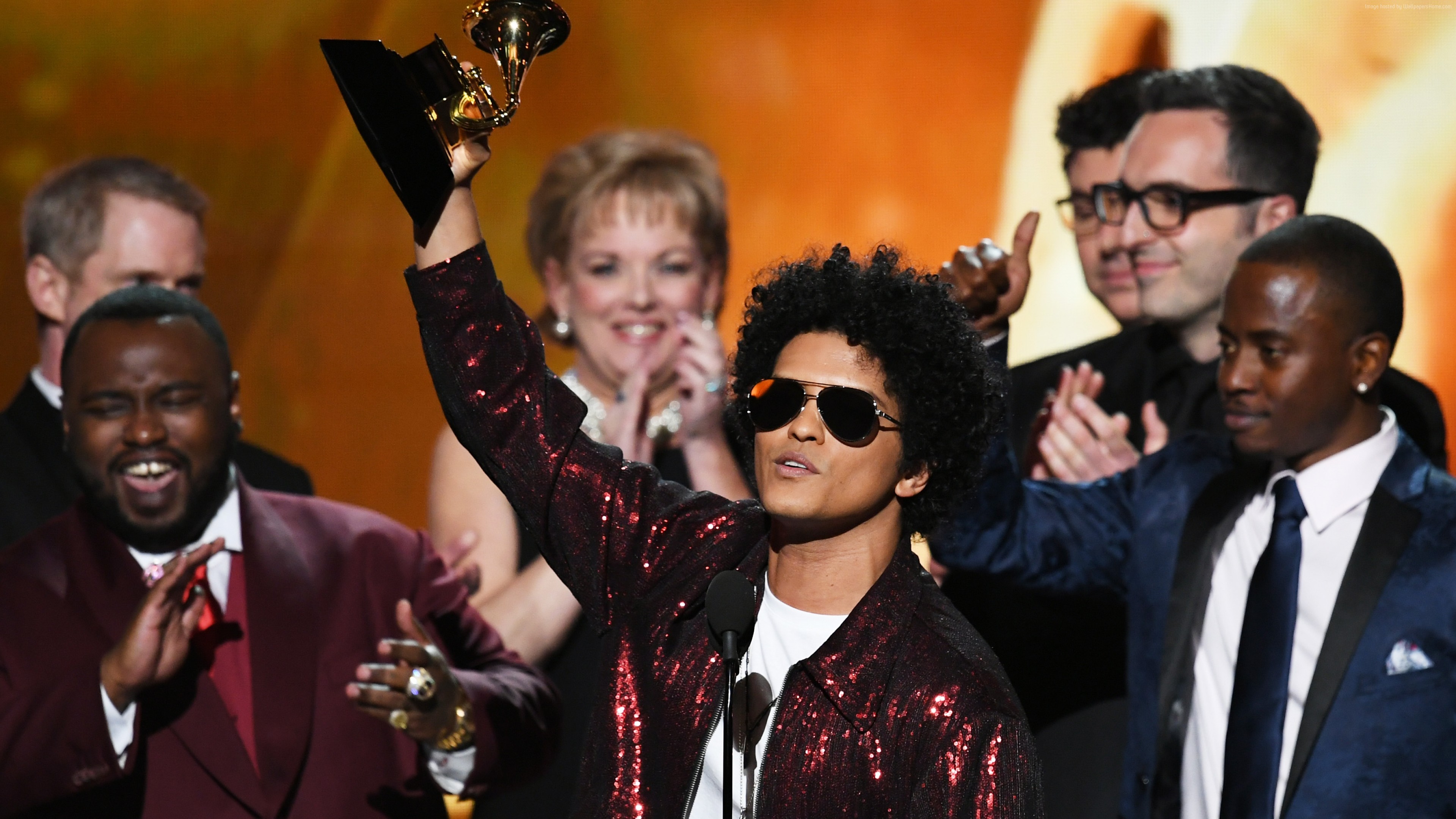 Wallpaper Bruno Mars, Photo, Grammy 2018, 4k, Celebrities - Bruno Mars Grammys Award 2018 - HD Wallpaper 