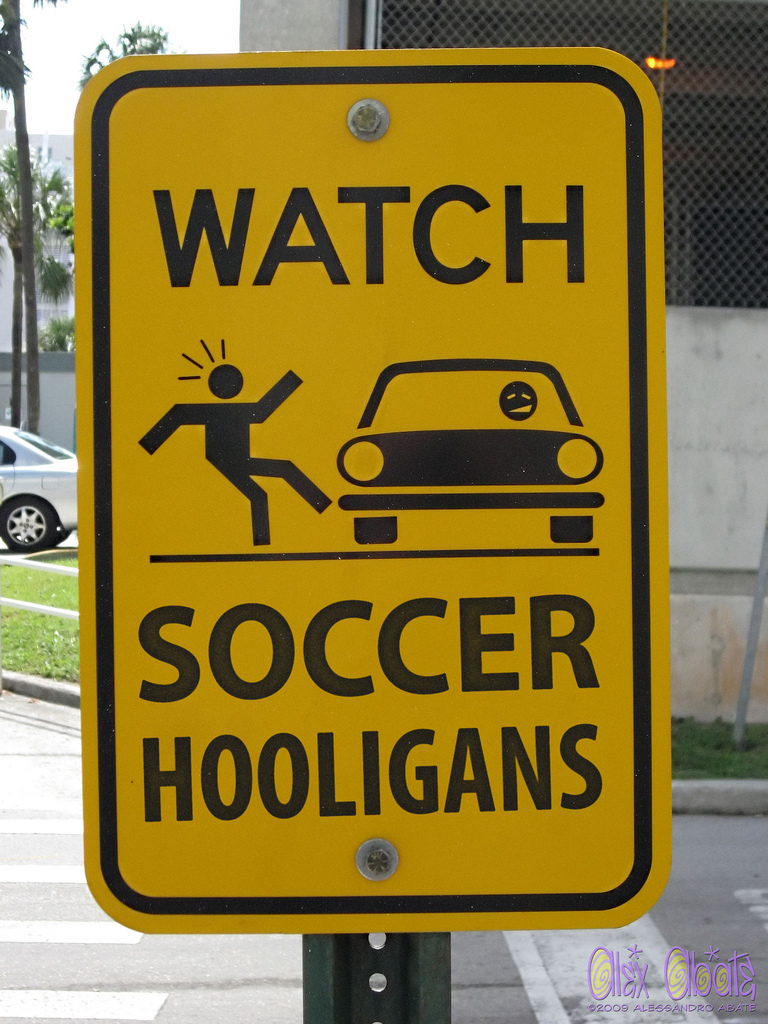 Watch Soccer Hooligans Wallpaper - Watch Soccer Hooligans - HD Wallpaper 