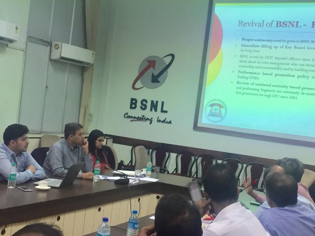 Seminar - HD Wallpaper 