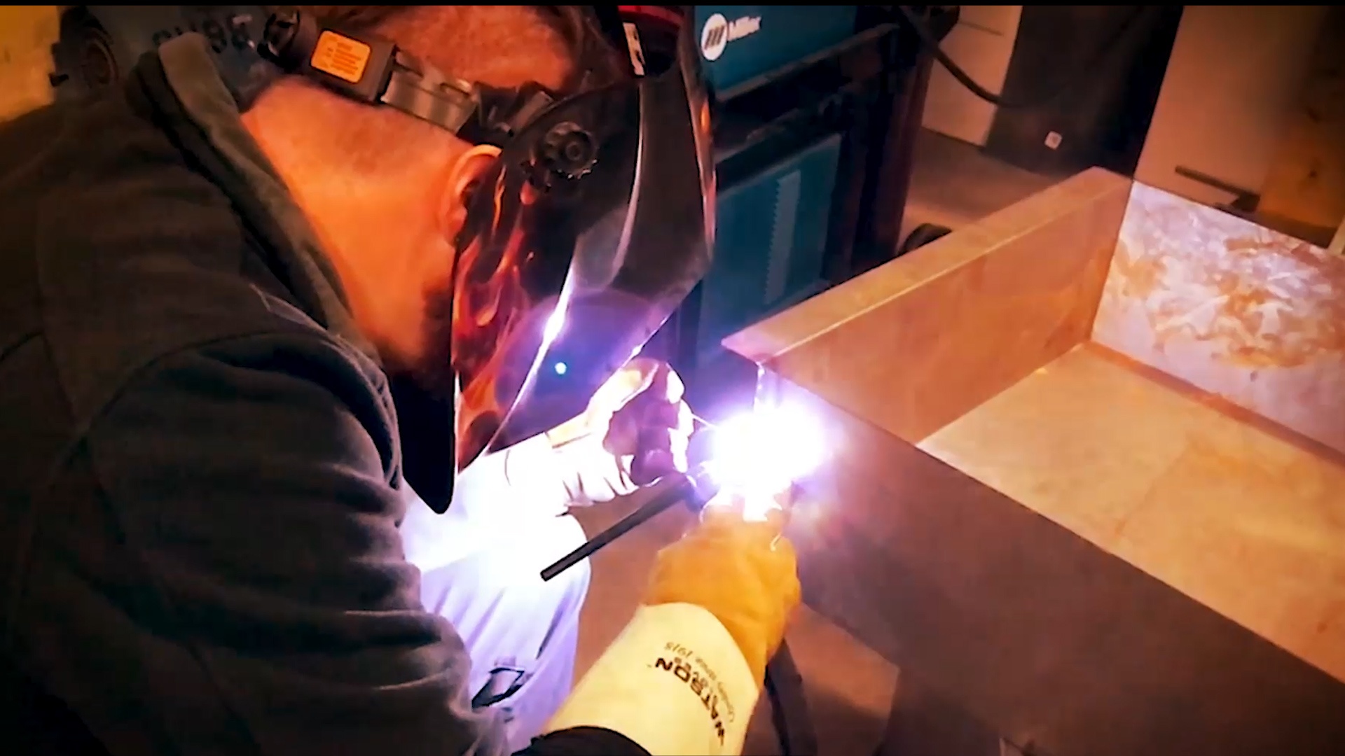 Flare - HD Wallpaper 