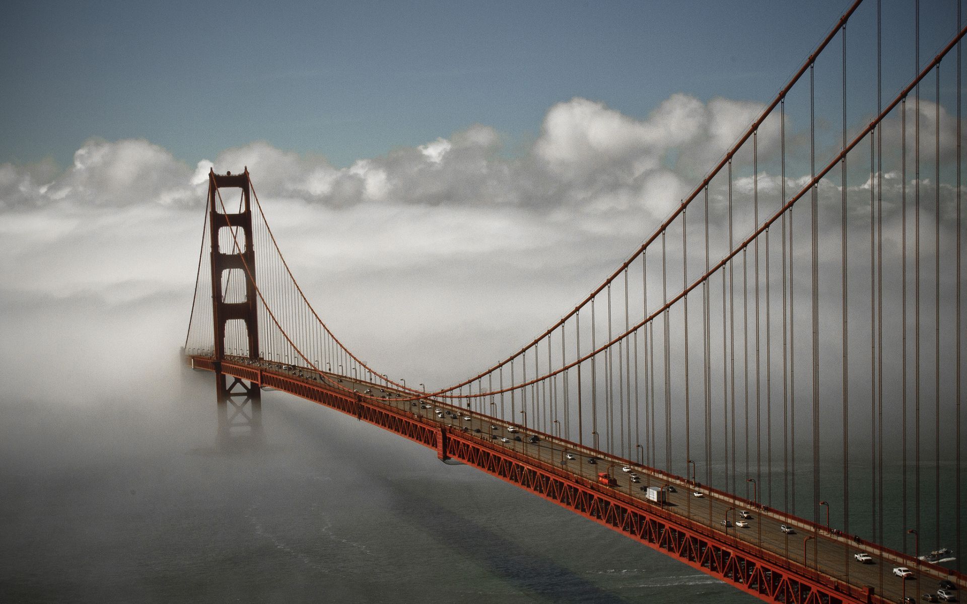 World Famous San Francisco Bridges In Clouds Hd Wallpapers - الجسر - HD Wallpaper 