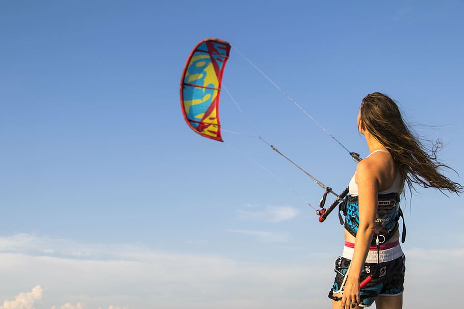 Paragliding Woman - HD Wallpaper 