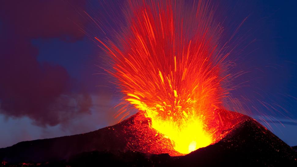 Volcano Lava Eruption Night Hd Wallpaper,nature Hd - HD Wallpaper 