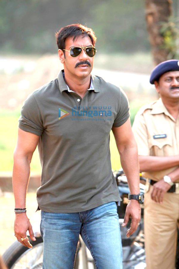Ram Charan Ajay Devgan - HD Wallpaper 