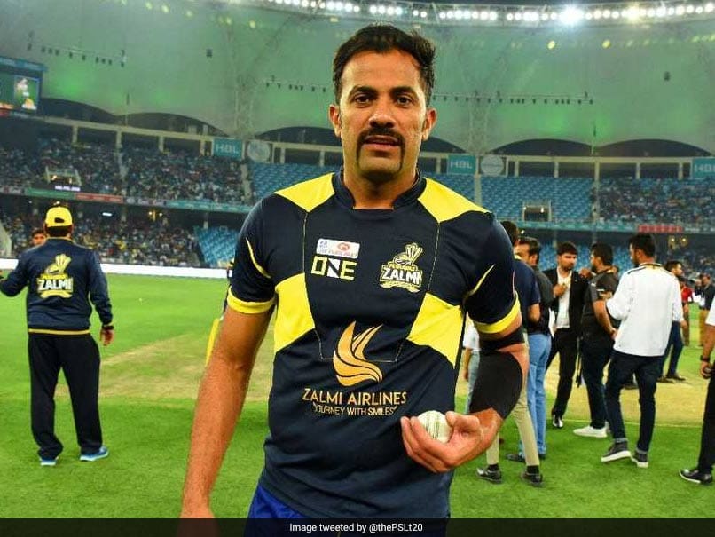 Wahab Riaz Trolled For Sporting A Mitchell Johnson - Wahab Riaz In Psl 2018 - HD Wallpaper 