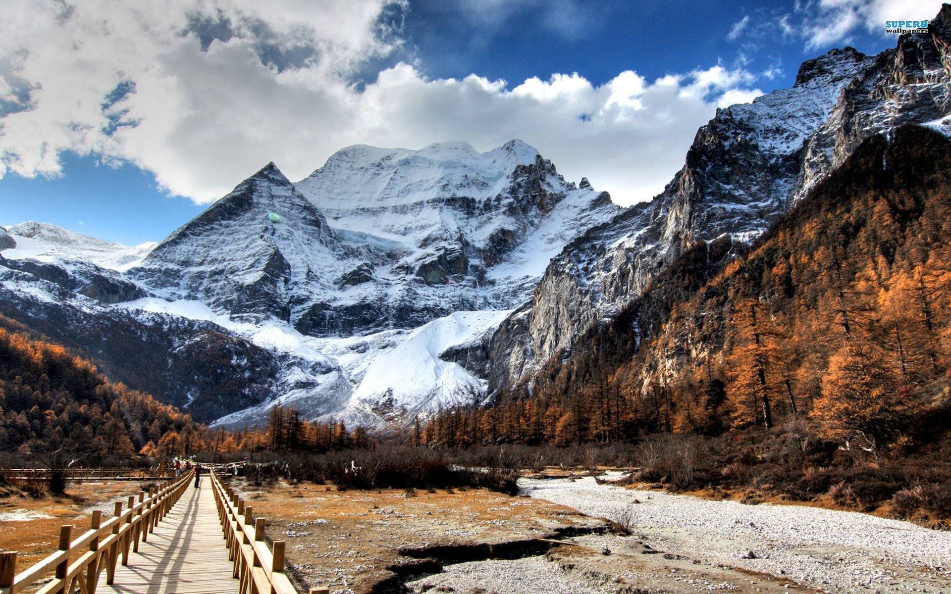 White Beautiful Huge Mountains Wallpaper - Desktop Wallpaper Hd Mountains - HD Wallpaper 