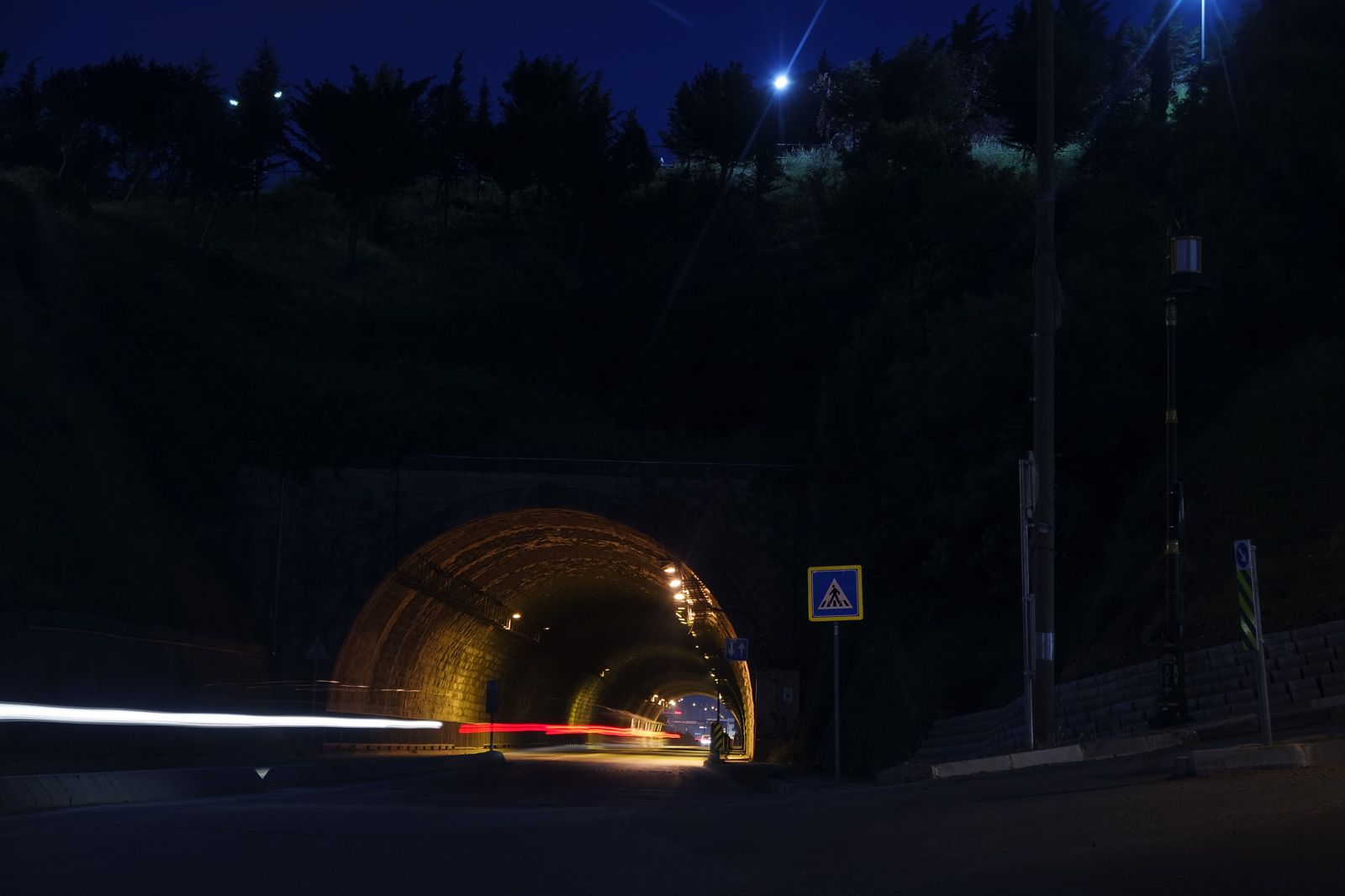 Night Road Street Lights Dark Wallpaper - Tunnel Photography Night - HD Wallpaper 