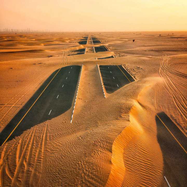 Dubai Desert - 720x720 Wallpaper 