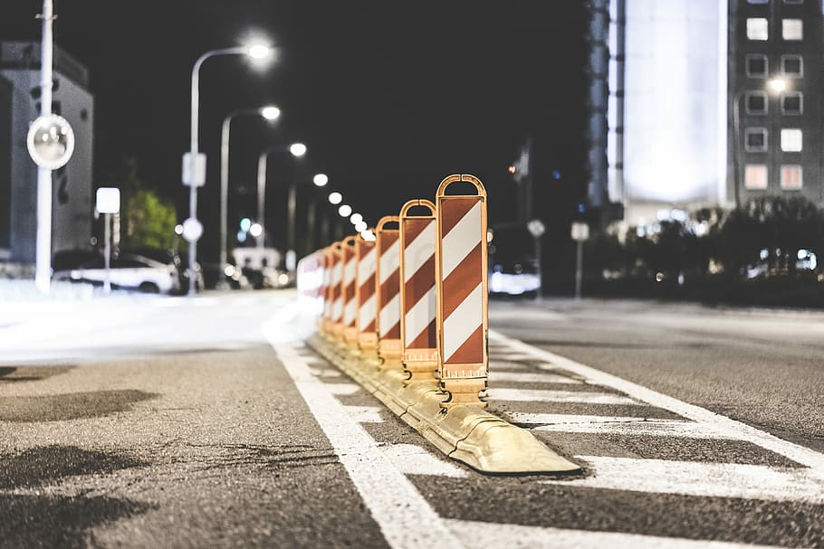 Safety Barriers On The Road, Construction, Driving, - Road Safety 4k - HD Wallpaper 