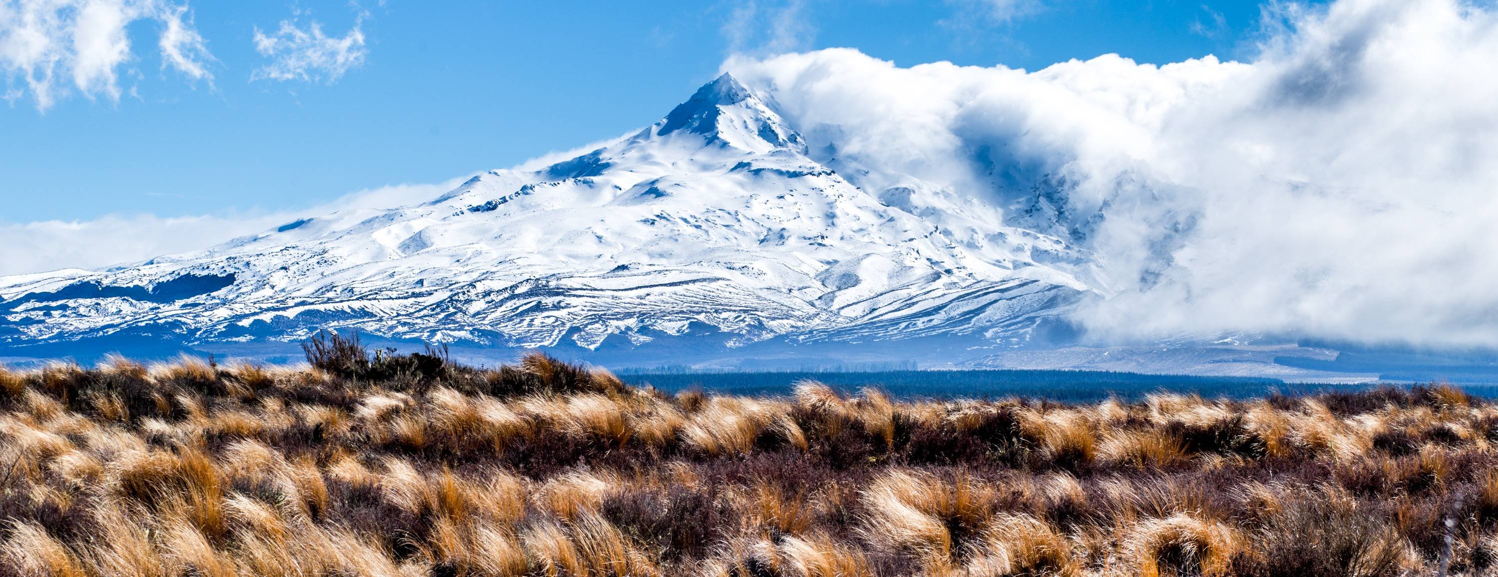 Desert Road Looking Into The Mountains Yesterday Wallpaper - HD Wallpaper 