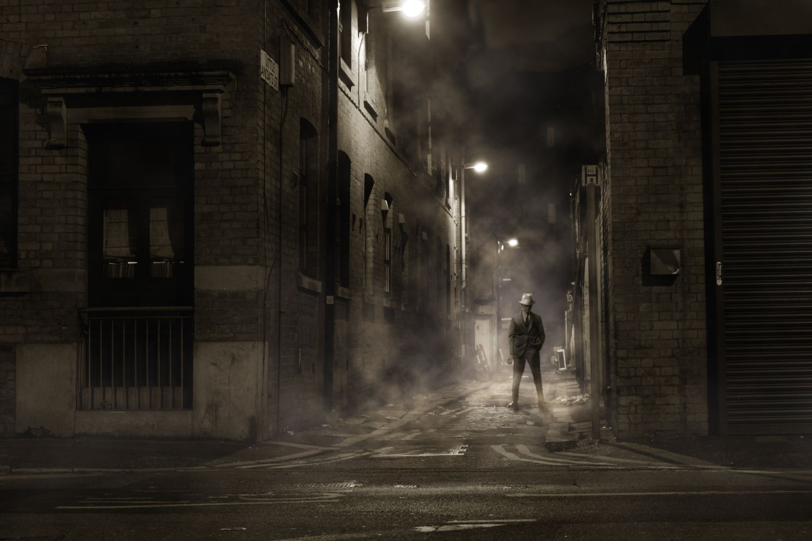 Person Man Black And White Architecture Night Buildings - Detective In An Alley - HD Wallpaper 