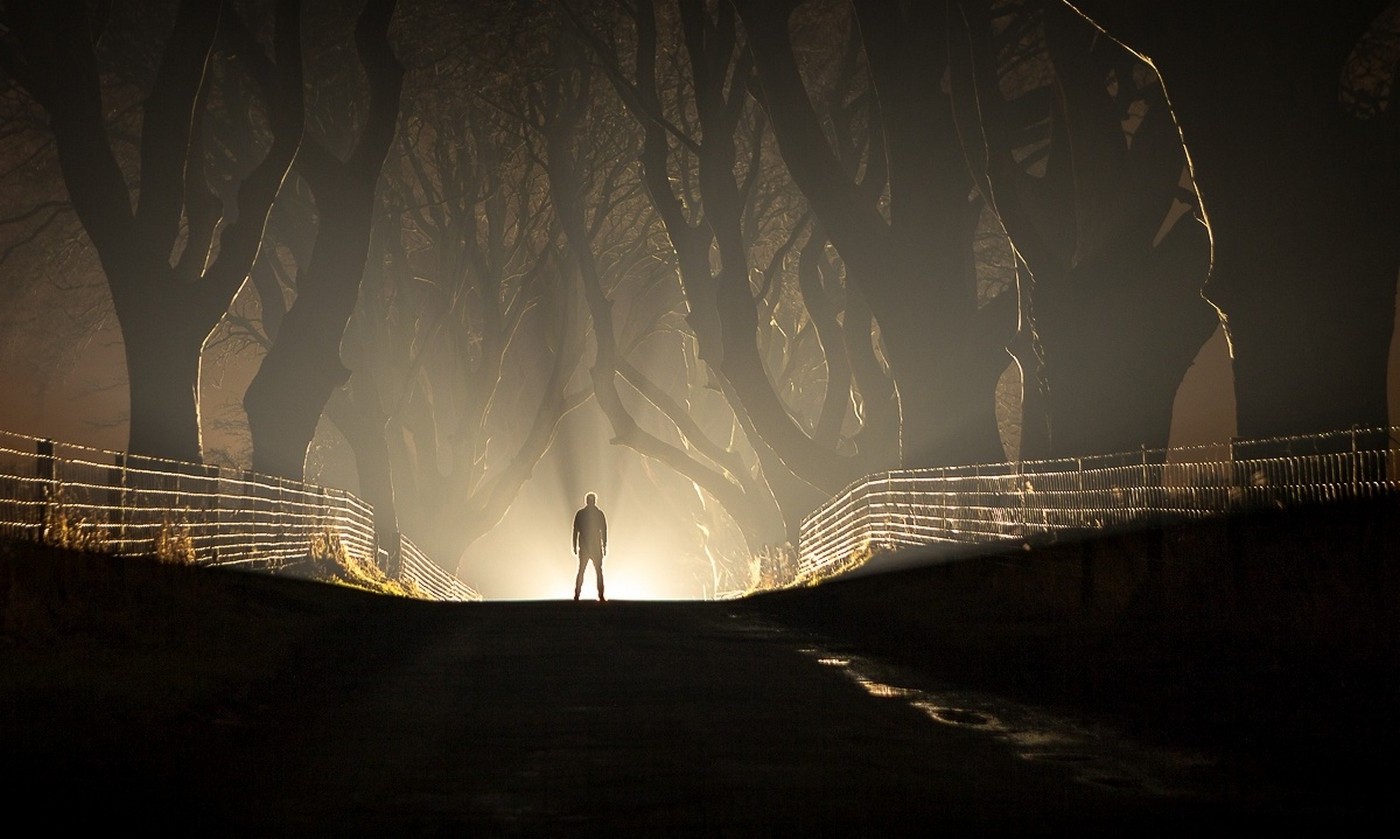 Man In Dark Hd - HD Wallpaper 