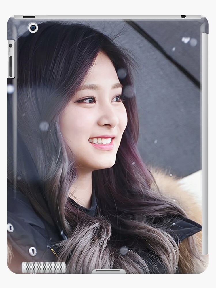 Twice Tzuyu Ipad - Throne Of Glass Minimalist - HD Wallpaper 