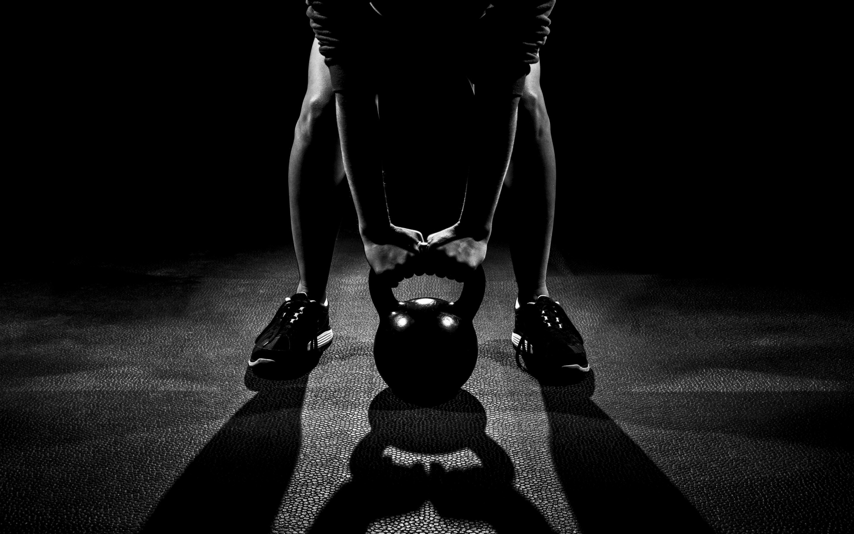 2880x1800, Here At Xshyfc - Kettlebell Black And White - HD Wallpaper 
