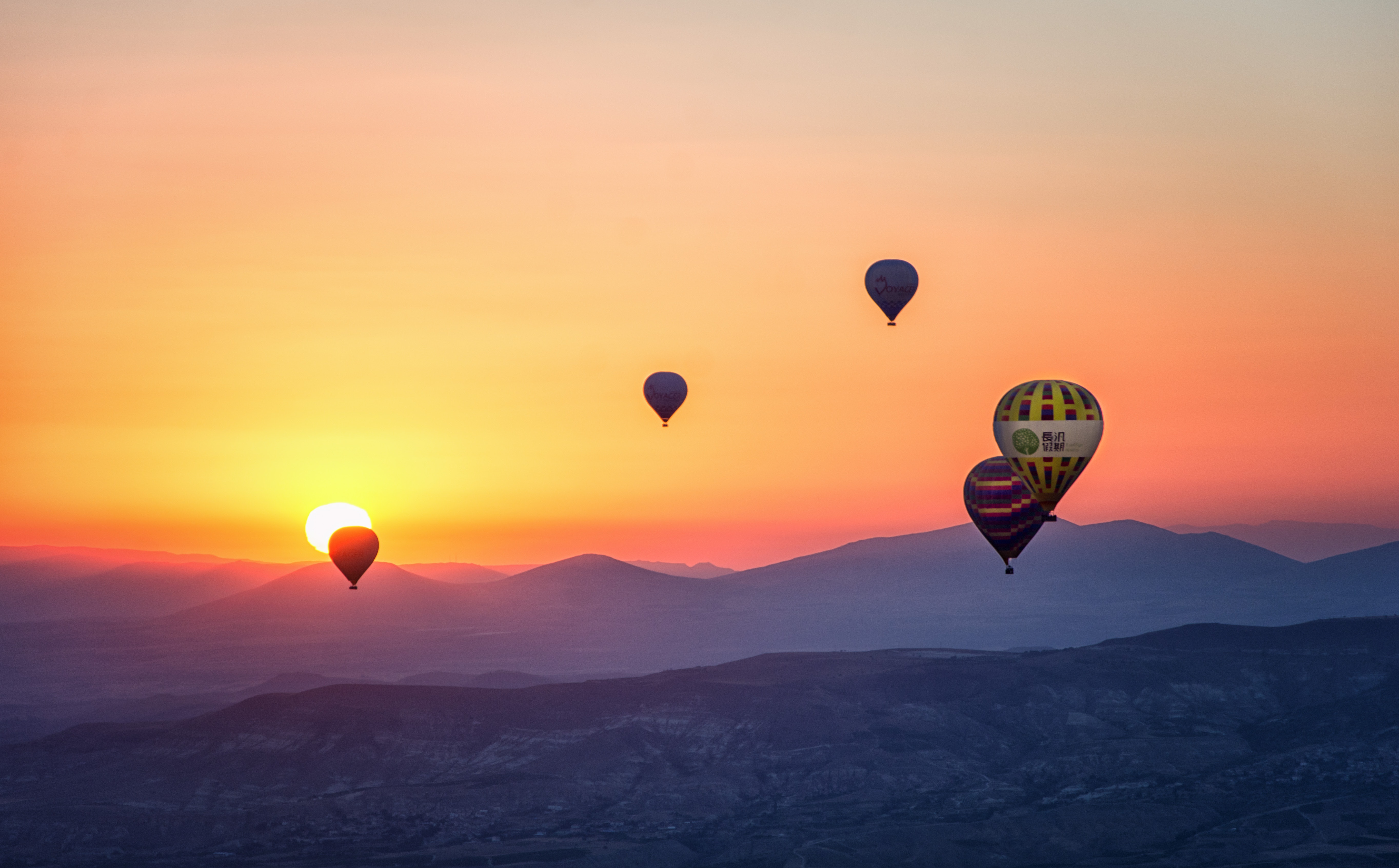 Hot Air Balloon Sunrise - HD Wallpaper 