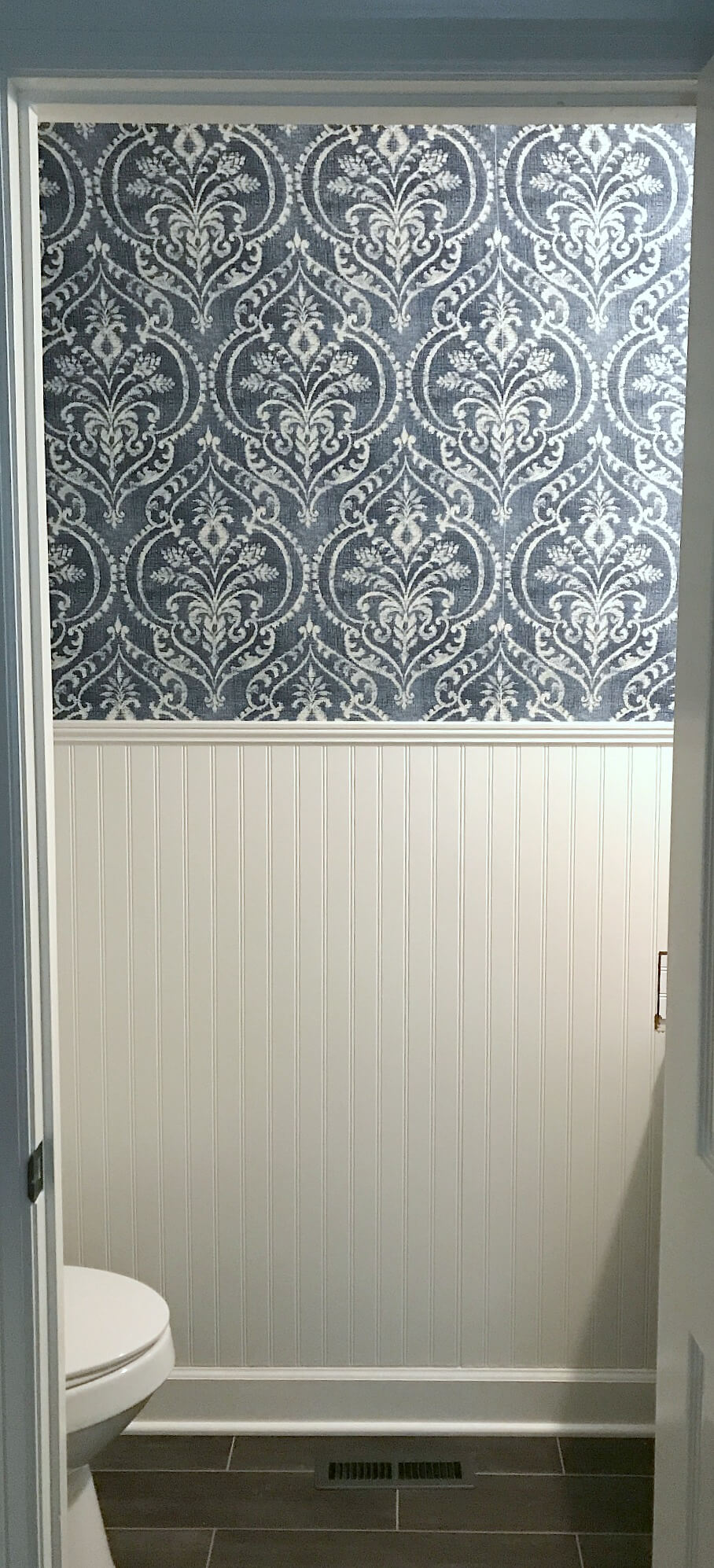 Temporary Wallpaper Tutorial - Farmhouse Powder Room Design - HD Wallpaper 