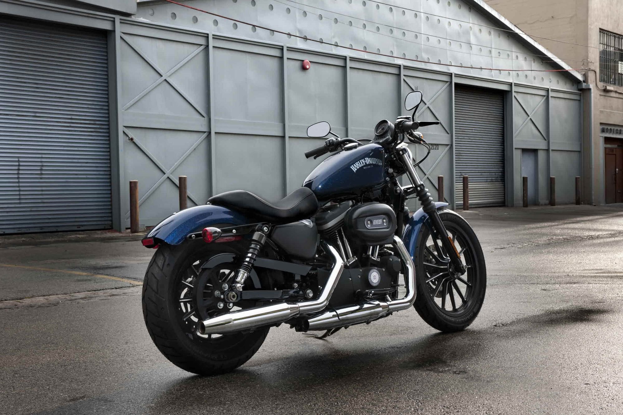 Harley Davidson Bike Images Hd Wallpapers Images And - Harley Davidson Iron 883 2011 - HD Wallpaper 