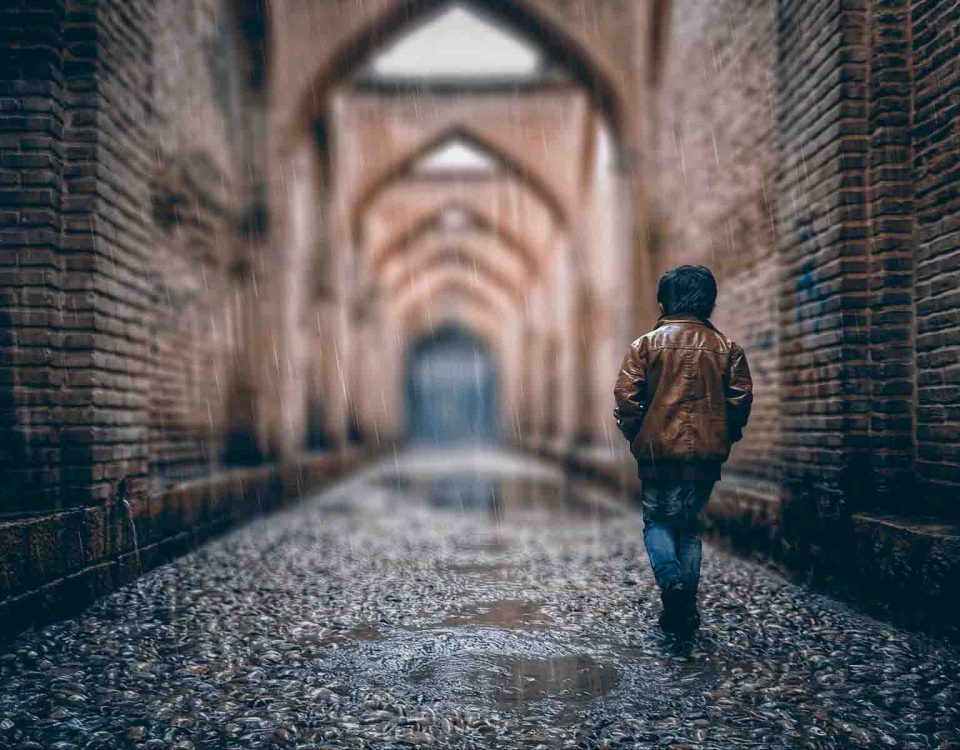 Boy Walking In Rain Alone On Road - HD Wallpaper 