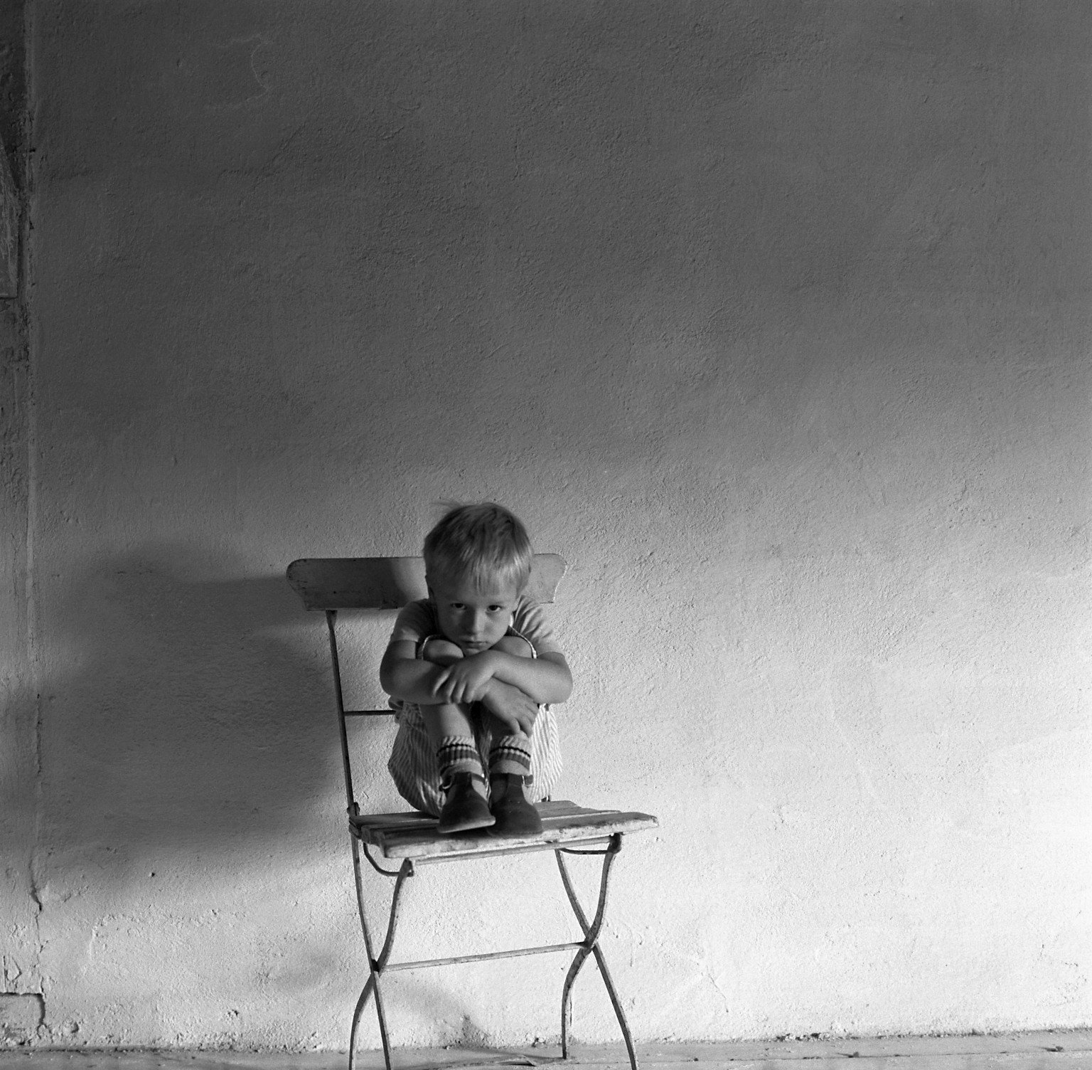 Alone Boy Full Hd Wallpaper - HD Wallpaper 