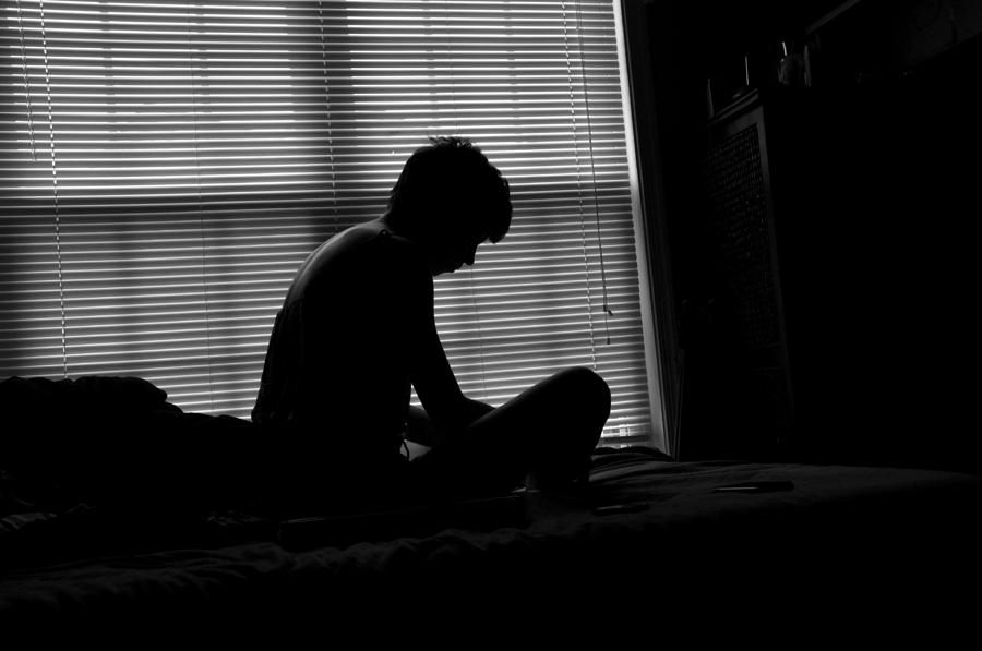 Alone - - Alone In The Room - 900x597 Wallpaper - teahub.io