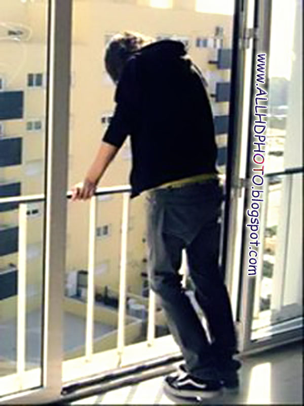 Sad Alone Boy New Wallpapers - HD Wallpaper 