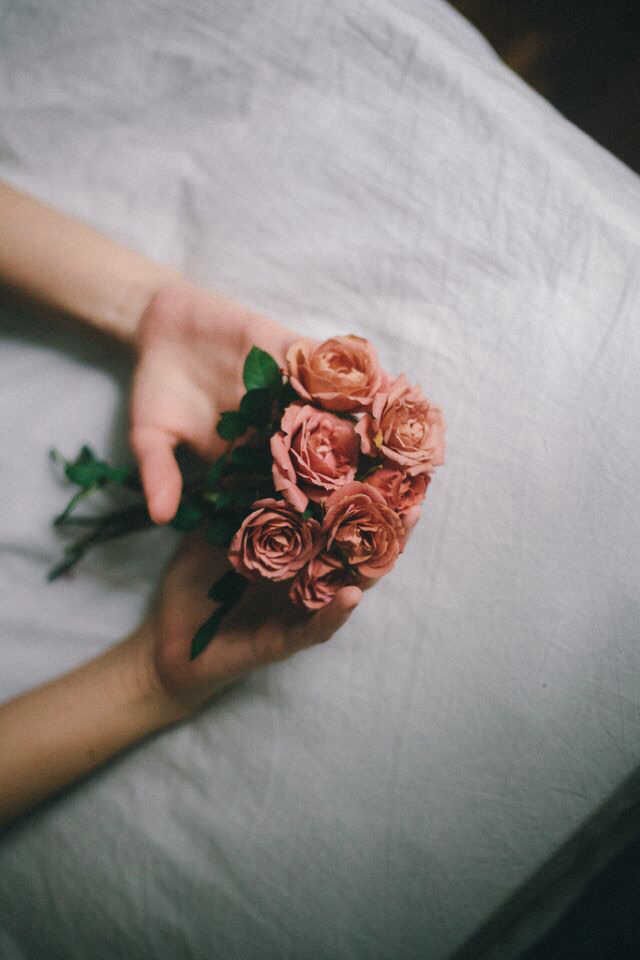 Flowers, Rose, And Indie Image - Iphone Tumblr Hipster Girl - HD Wallpaper 