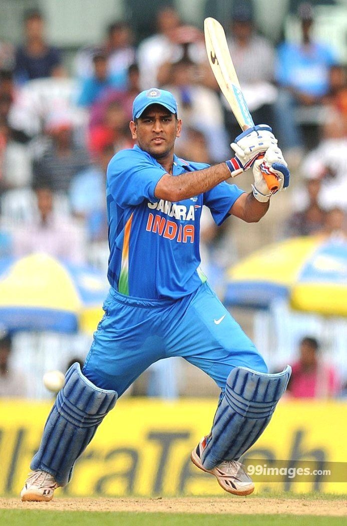 Ms Dhoni Cricket Player - HD Wallpaper 