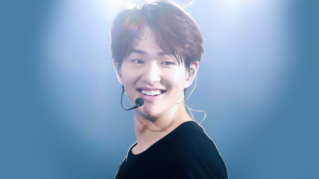 Article, Kpop, And Group Chat Image - Onew Shinee - HD Wallpaper 