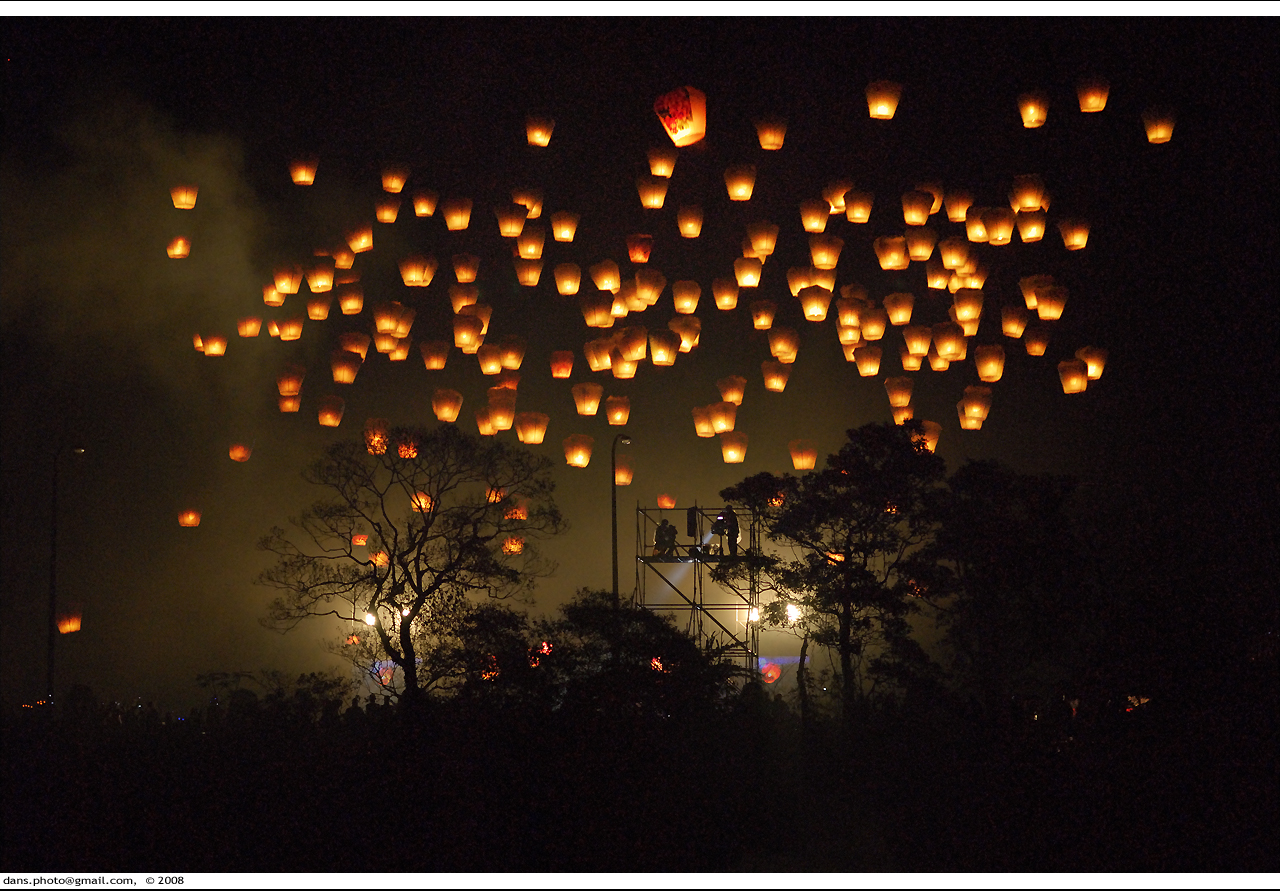 Sky Lanterns - HD Wallpaper 