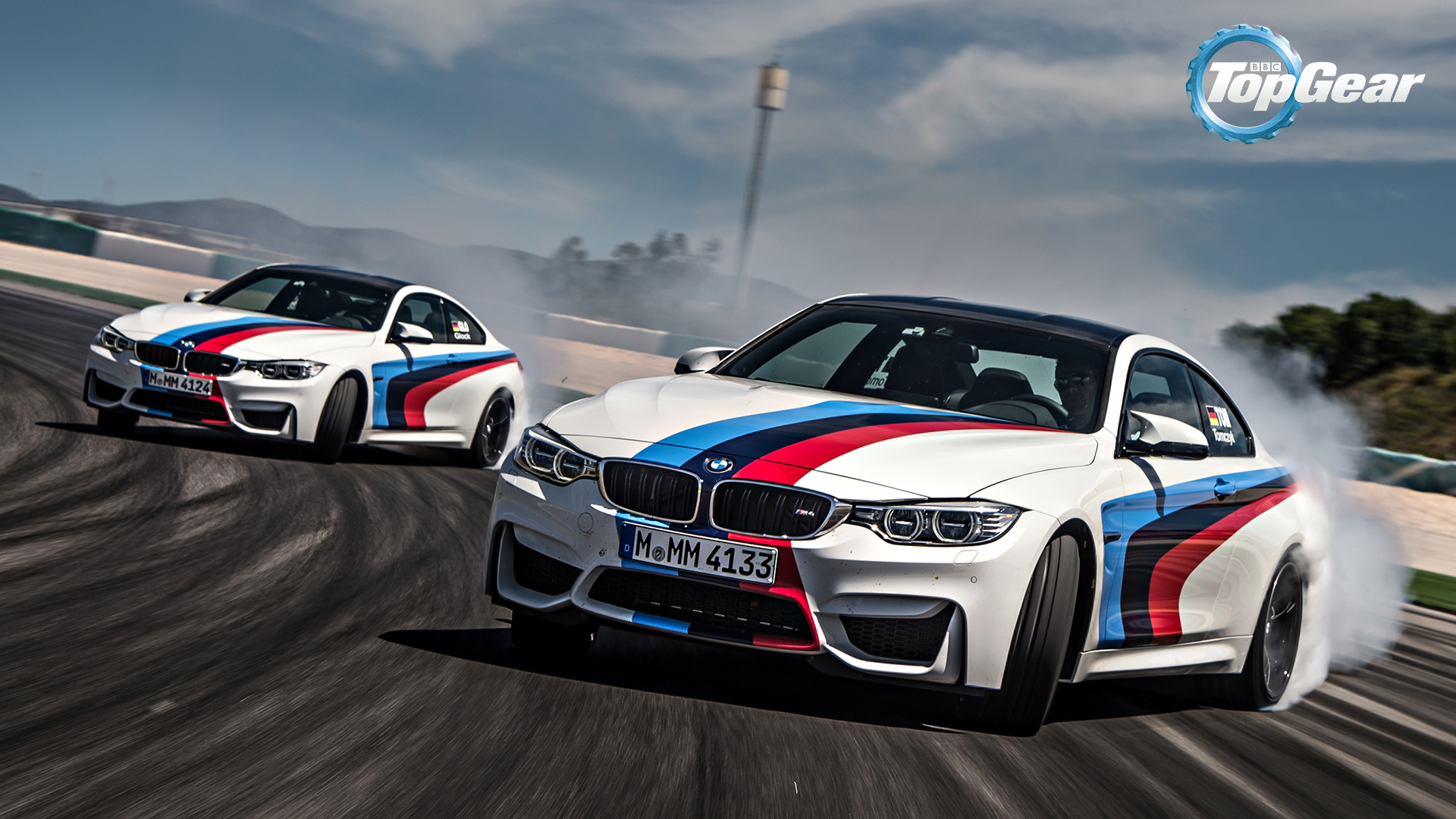 Bmw M Car News Wallpaper Wp4003645 - Bmw On Race Track - HD Wallpaper 