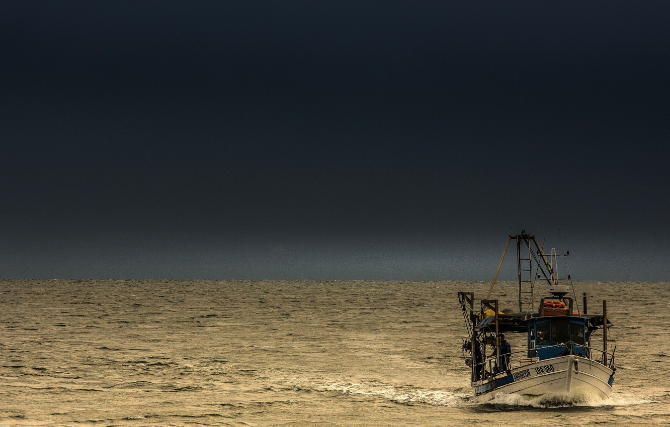 Photo Wallpaper Storm, Sea, Fisherman, Fisher Boat - Sea - HD Wallpaper 