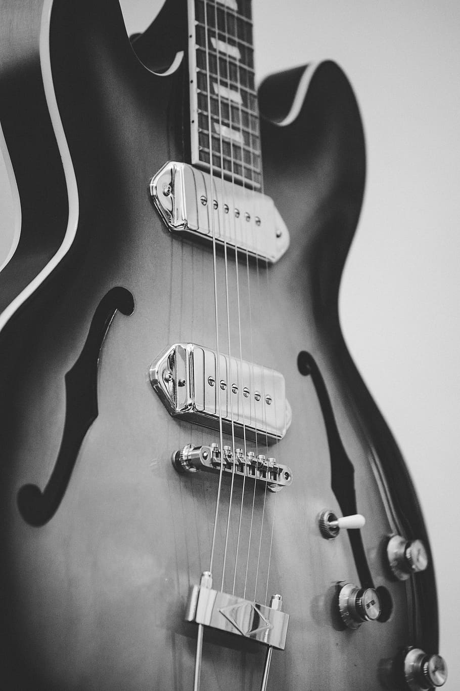 Greyscale Photo Of Jazz Guitar, Acoustic Jazz Guitar, - HD Wallpaper 