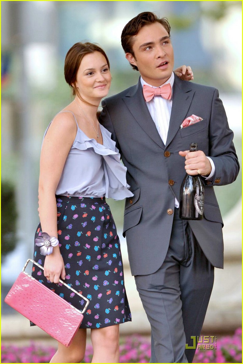 Blake Lively Kissing Bandit - Urban Tribes Posh People - HD Wallpaper 