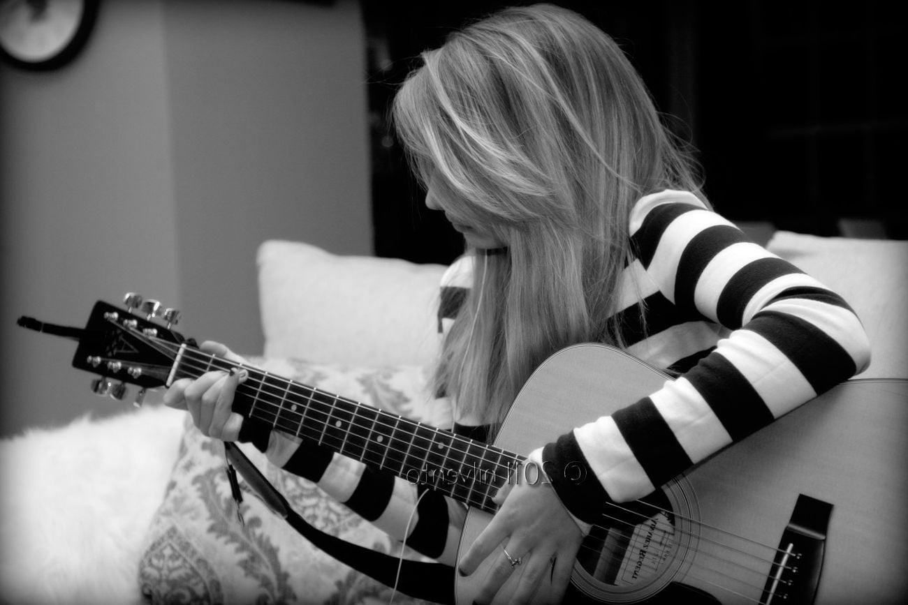 Wallpaper Of Girl With Guitar - Girl - HD Wallpaper 