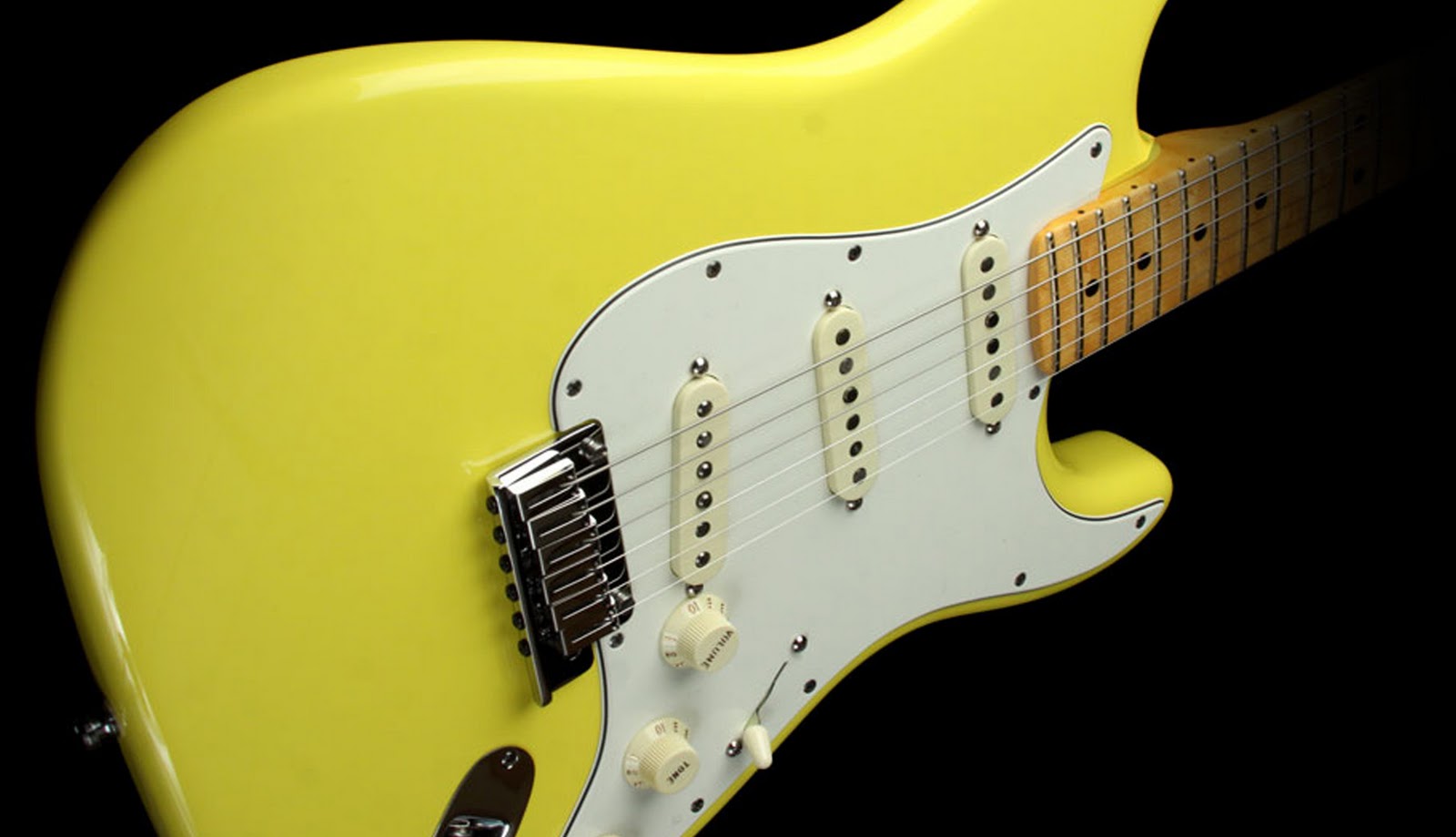 Yellow Fender Stratocaster Guitarist - HD Wallpaper 
