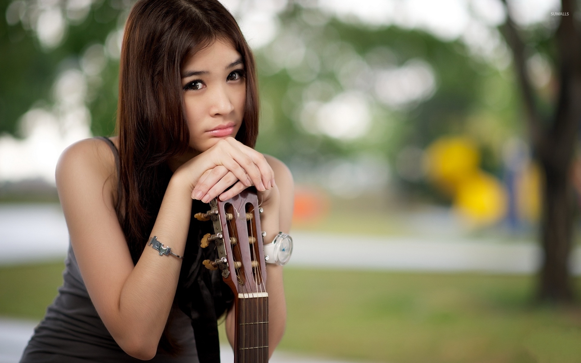 Cute Chinese Girls With Guitar - HD Wallpaper 