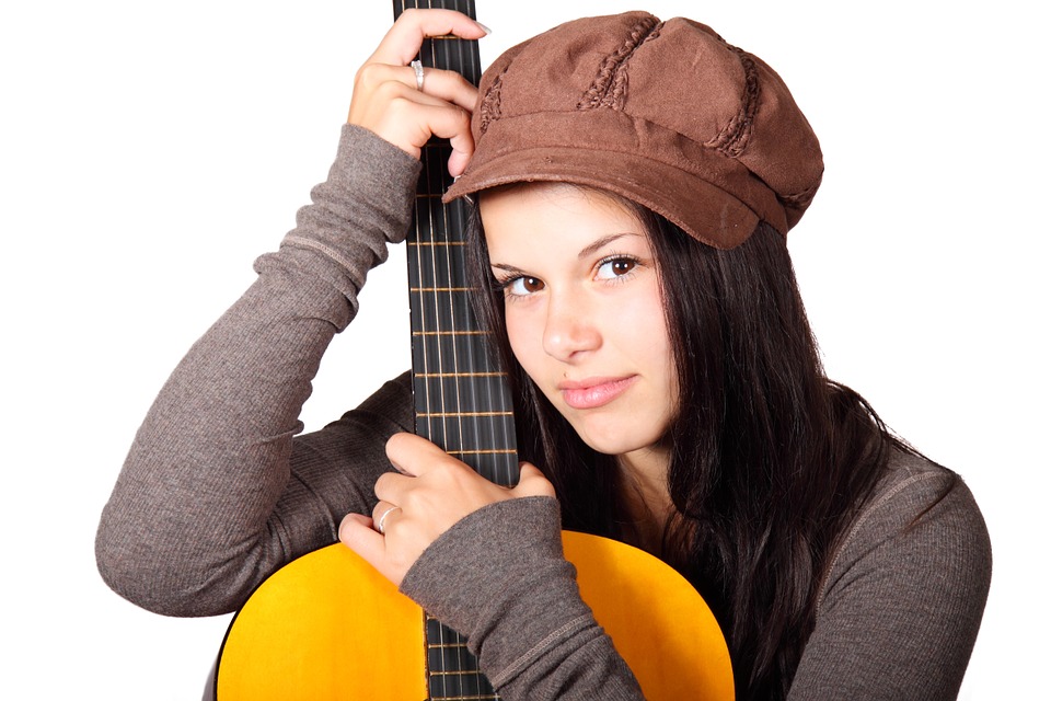 Girl With Guitar Stills - HD Wallpaper 