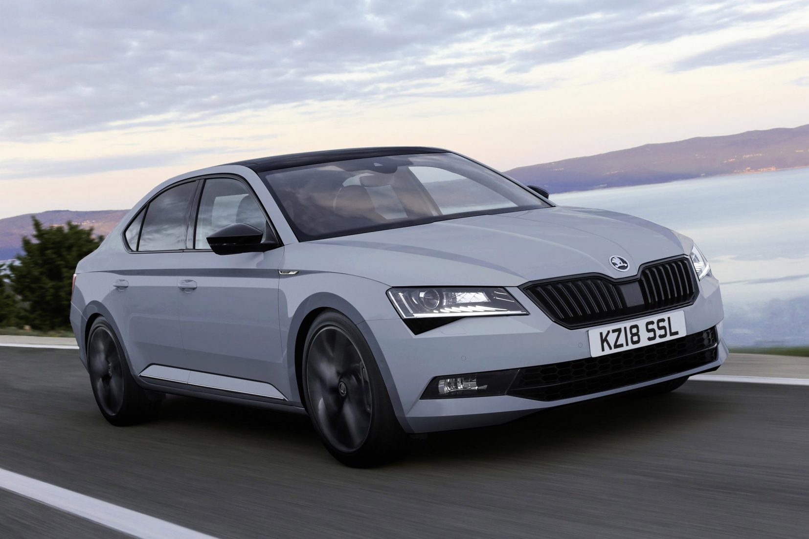Best 2019 Skoda Superb Tail Light Hd Wallpaper - Skoda Superb Sportline 2019 - HD Wallpaper 