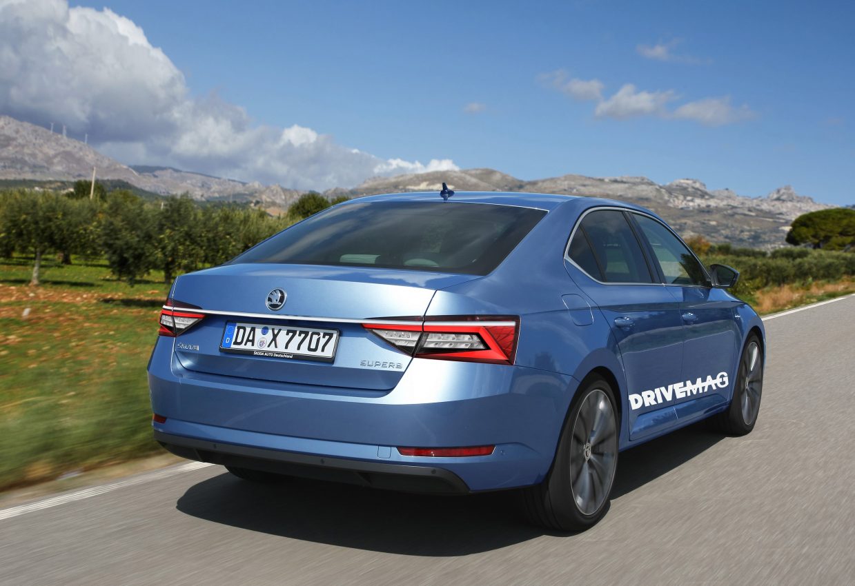 Skoda Superb Exterior 2019 - HD Wallpaper 