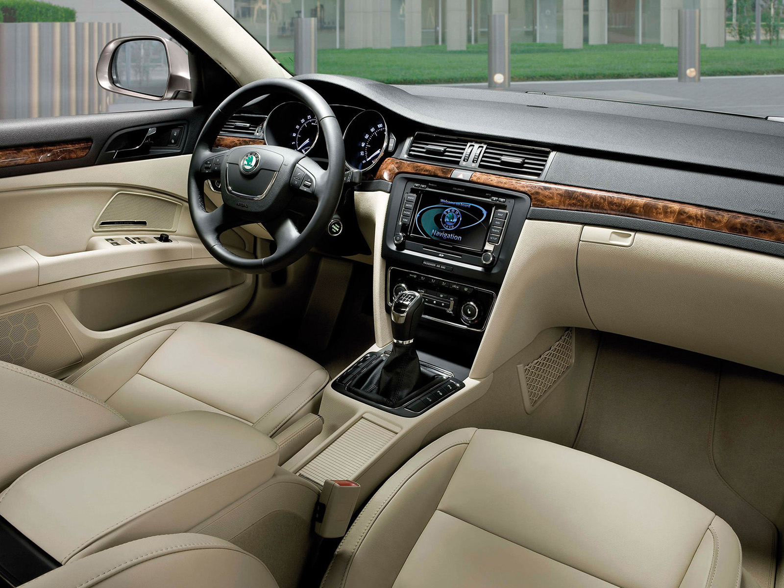 Desktop Wallpapers Free Skoda Superb Combi - Skoda Superb Estate Elegance - HD Wallpaper 