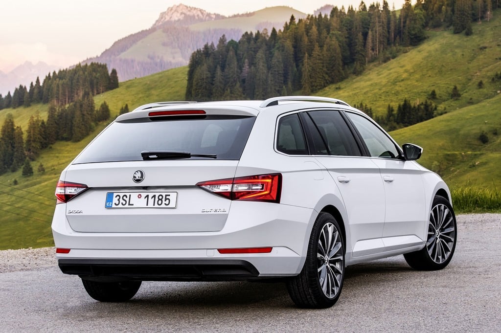 Skoda Superb Combi Wallpapers - Skoda Superb 2016 Estate - HD Wallpaper 
