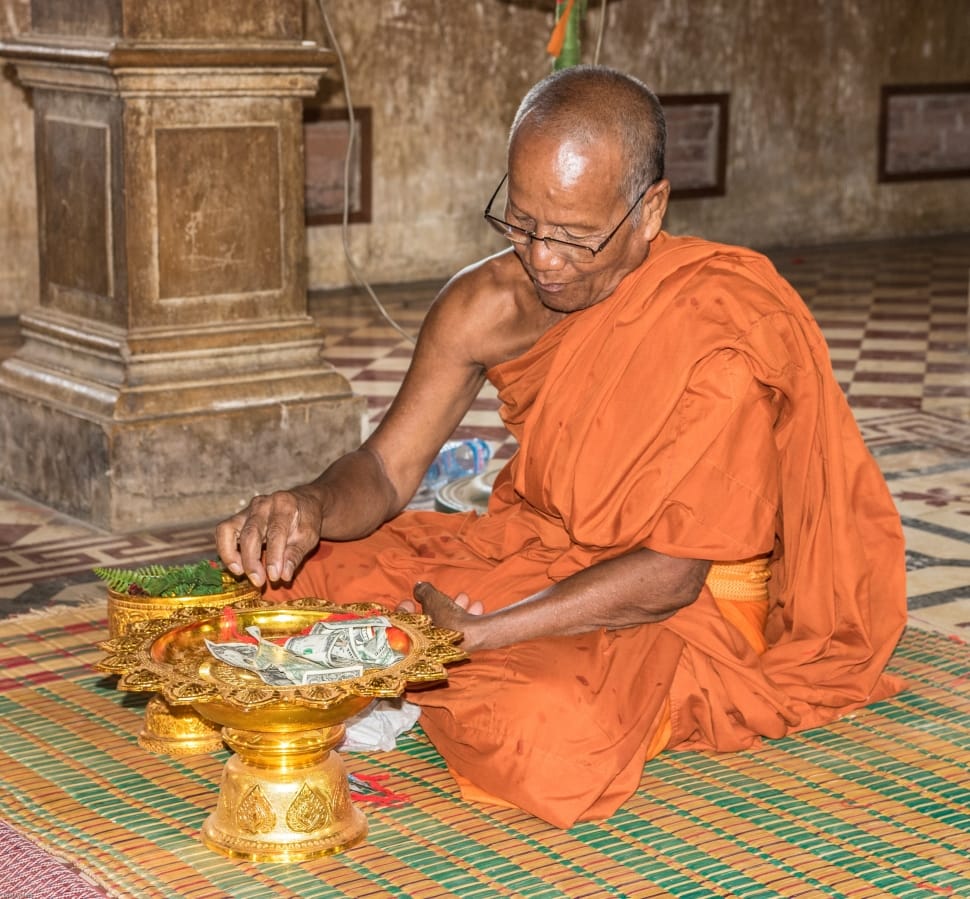 Buddhist, Asia, Buddhism, Monk, One Person, Adults - Budistas Templo De Monjes - HD Wallpaper 