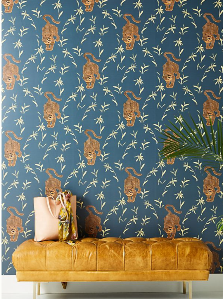 2018 Whats New In Wallpaper - Tiger Wallpaper In Home - HD Wallpaper 