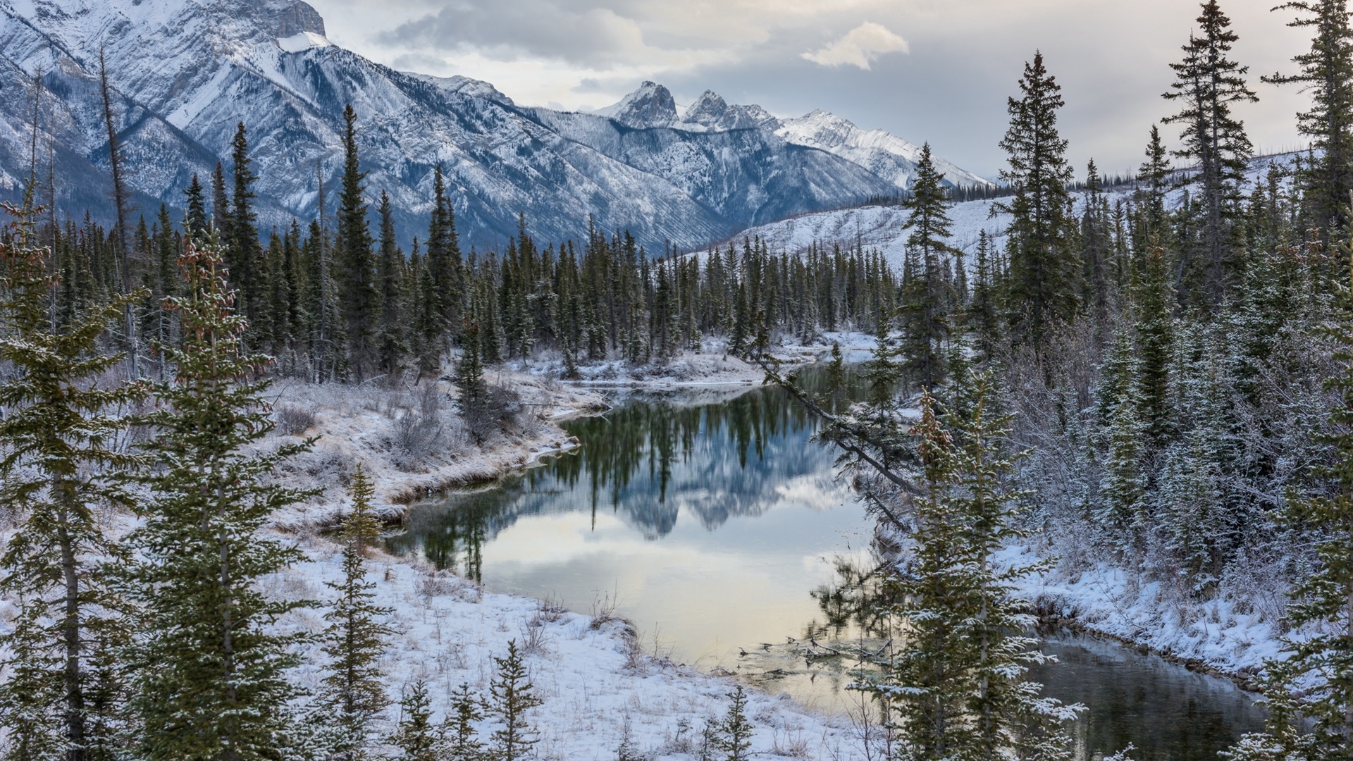 Canadian Rockies Winter - HD Wallpaper 